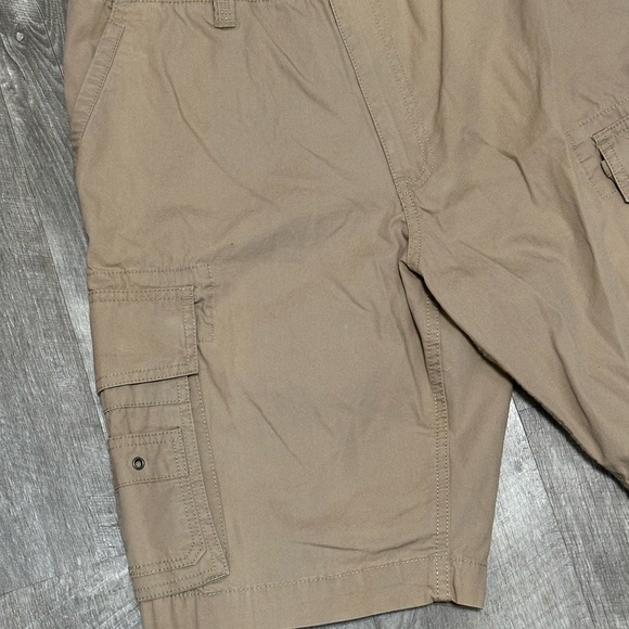 Mens Haggar 32 Medium Shorts Cargo Khaki Durable Workwear 7 Pockets Cotton NWT - Picture 5 of 10